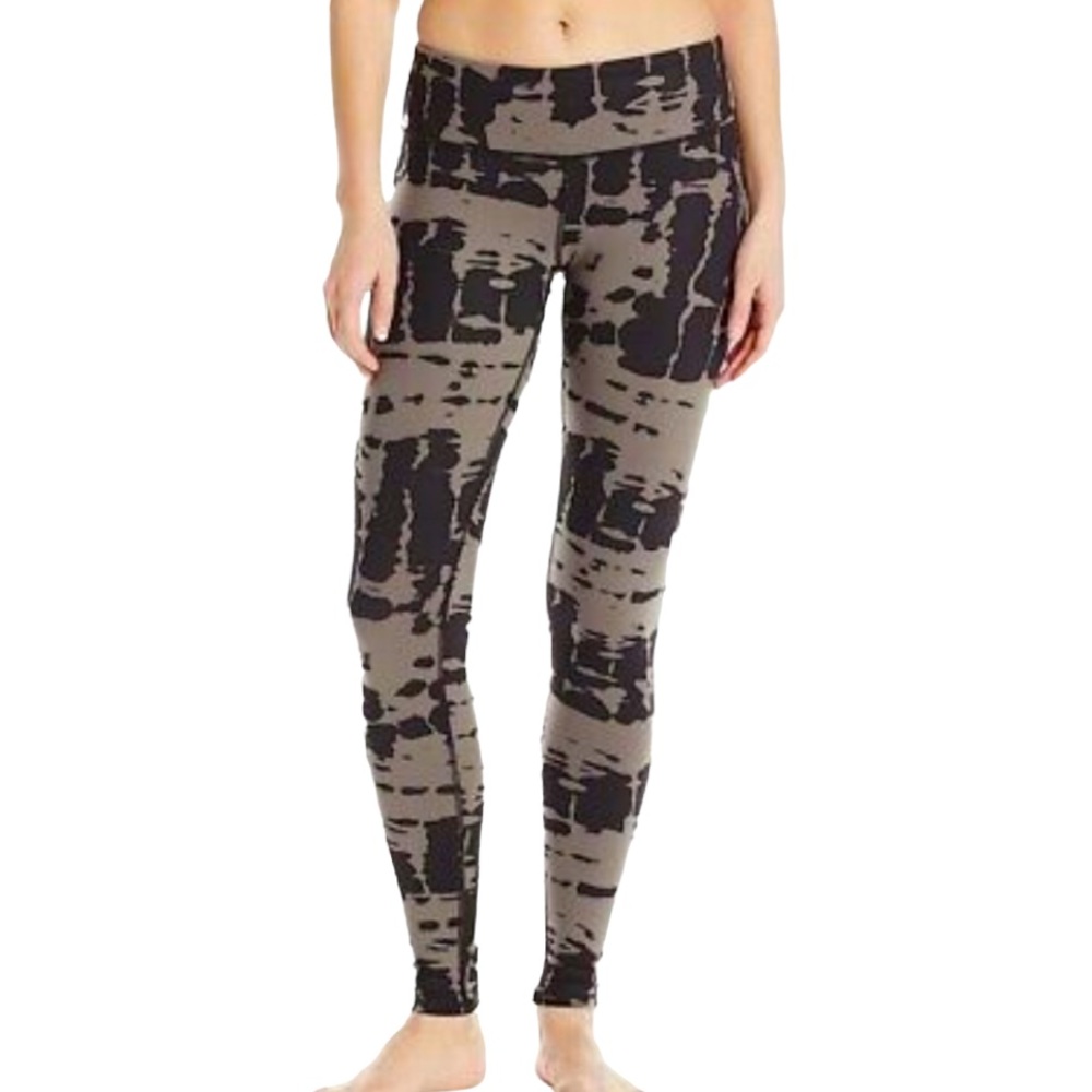 ALO Yoga Airbrush Leggings in Tie Dye XS